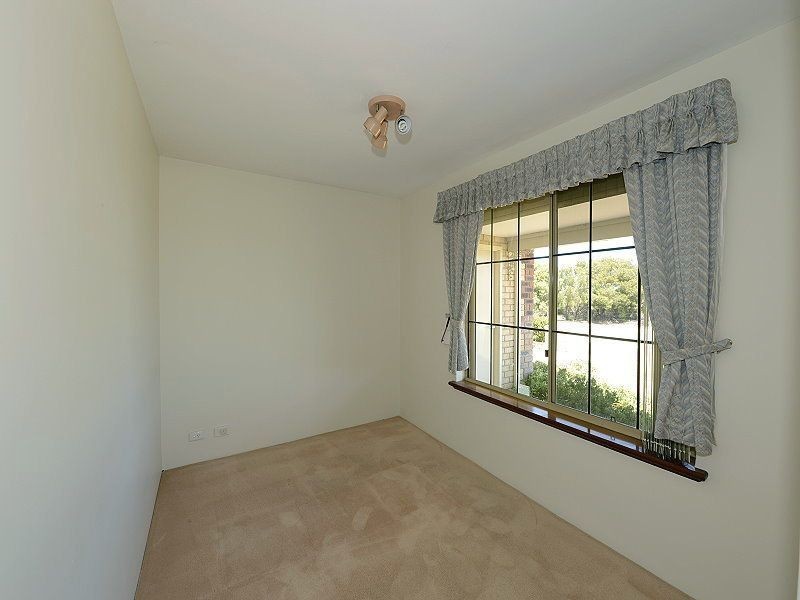 4 Foreshore Drive, Singleton WA 6175