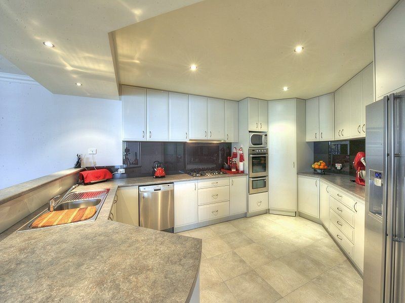 6 Guillardon Terrace, Madora Bay WA 6210