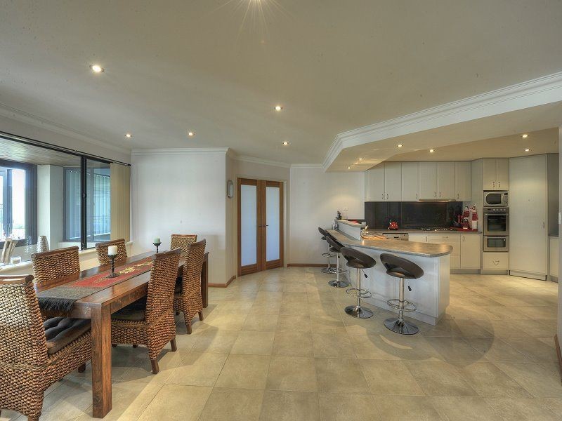 6 Guillardon Terrace, Madora Bay WA 6210