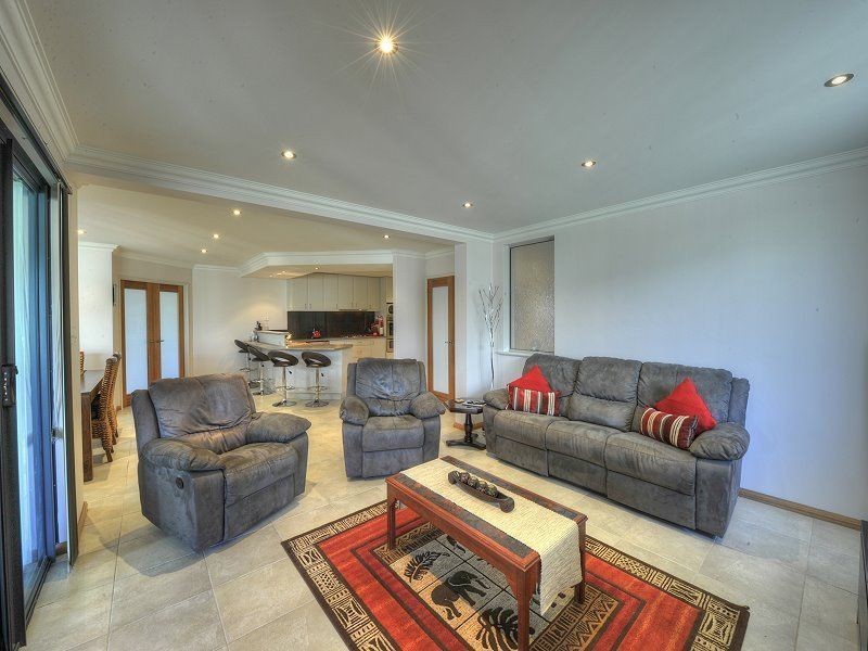 6 Guillardon Terrace, Madora Bay WA 6210