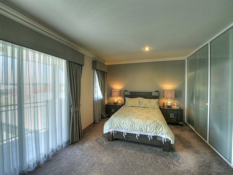 6 Guillardon Terrace, Madora Bay WA 6210