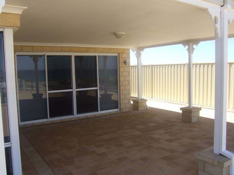 2 Dongara Vista, Dawesville WA 6211