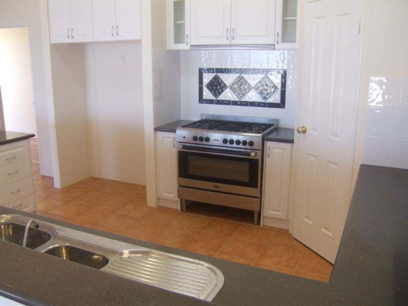 2 Dongara Vista, Dawesville WA 6211