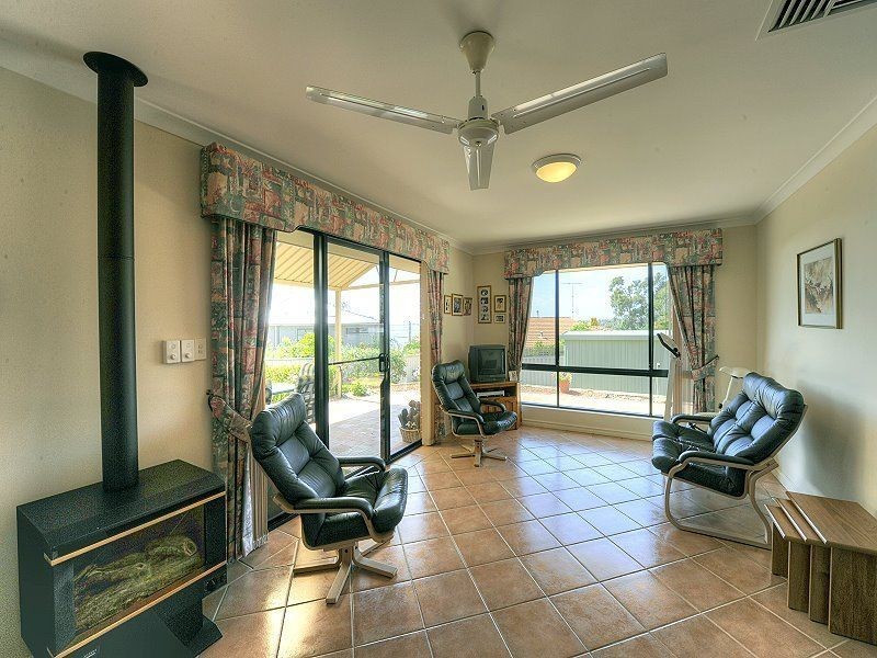 10 Parkridge Drive, Bouvard WA 6211