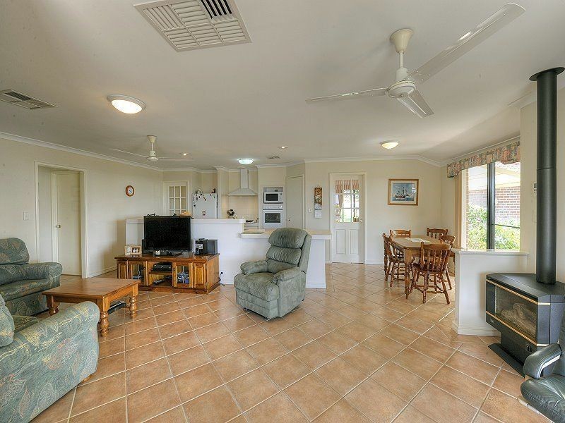 10 Parkridge Drive, Bouvard WA 6211