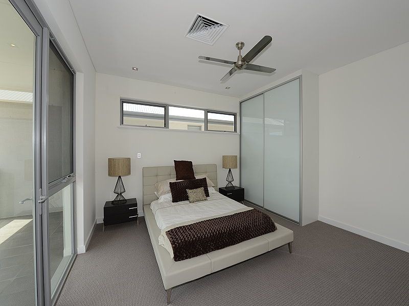 29 Tradewinds Retreat, Dudley Park WA 6210