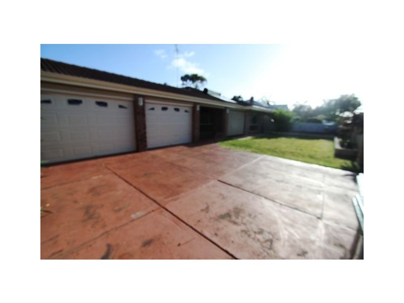 8 Allamanda Way, Halls Head WA 6210