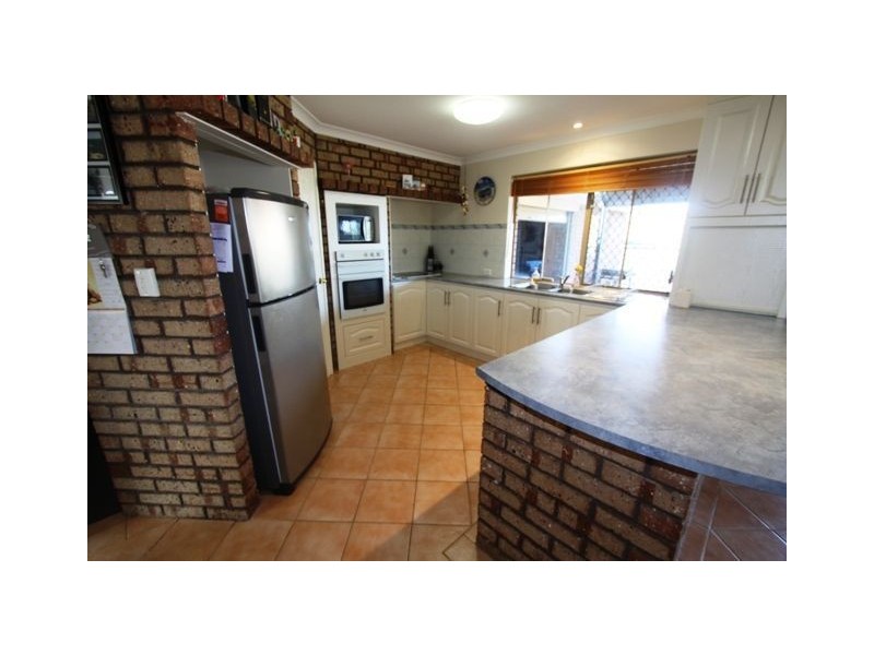 8 Allamanda Way, Halls Head WA 6210