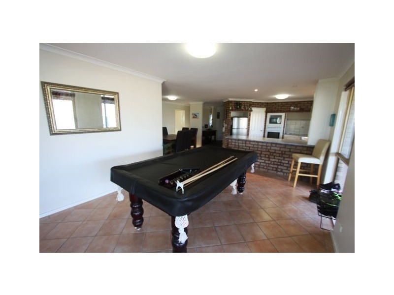 8 Allamanda Way, Halls Head WA 6210