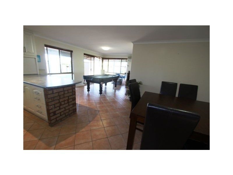 8 Allamanda Way, Halls Head WA 6210