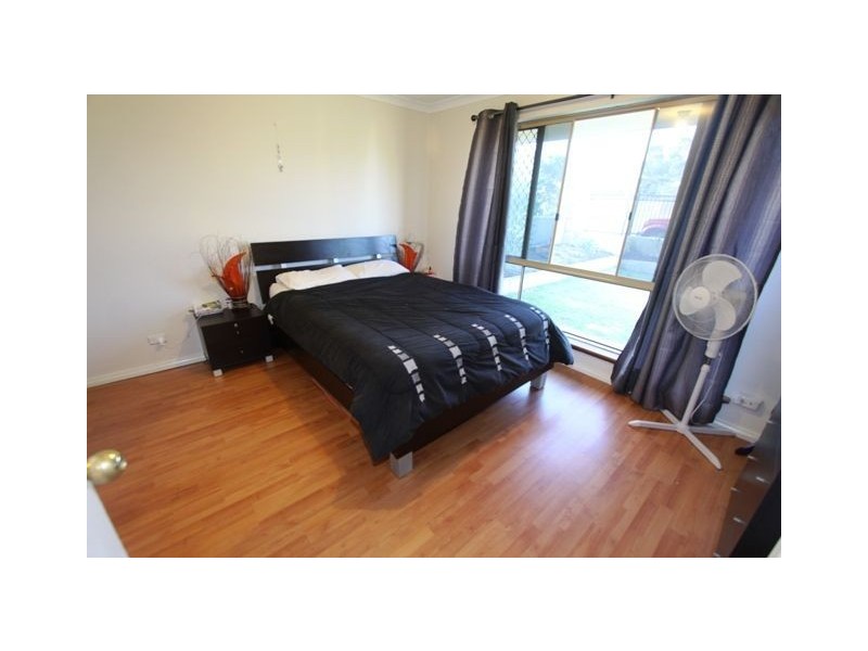 8 Allamanda Way, Halls Head WA 6210