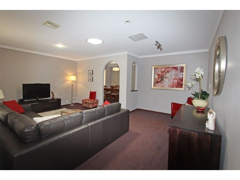 3 Columbia Close, Halls Head WA 6210