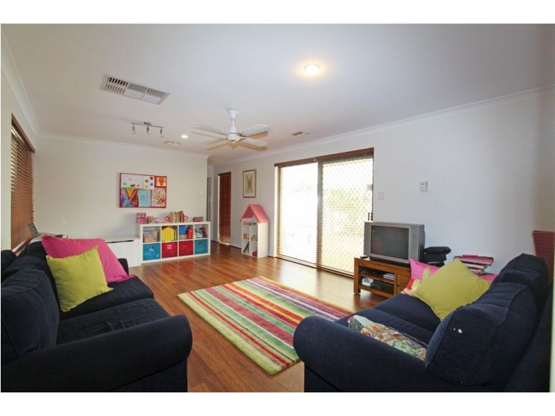 3 Columbia Close, Halls Head WA 6210