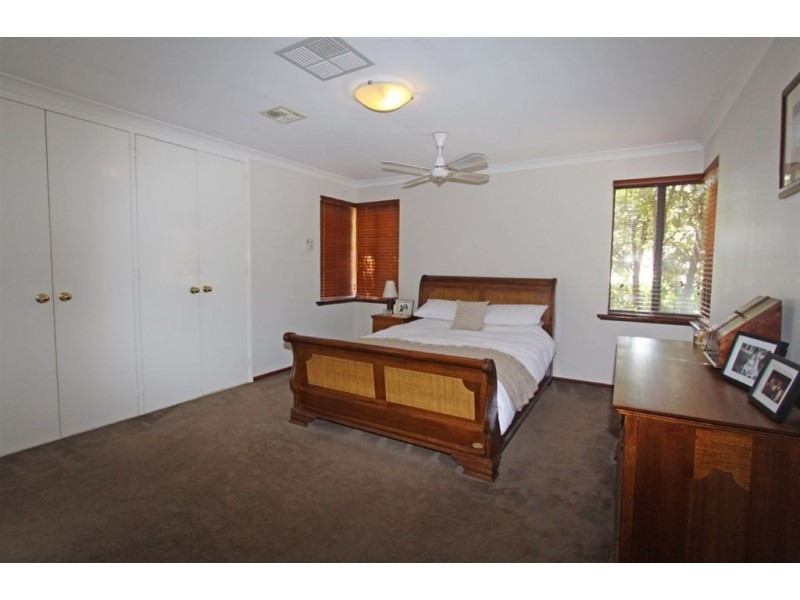3 Columbia Close, Halls Head WA 6210