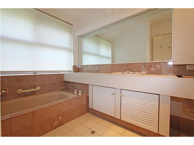 3 Columbia Close, Halls Head WA 6210