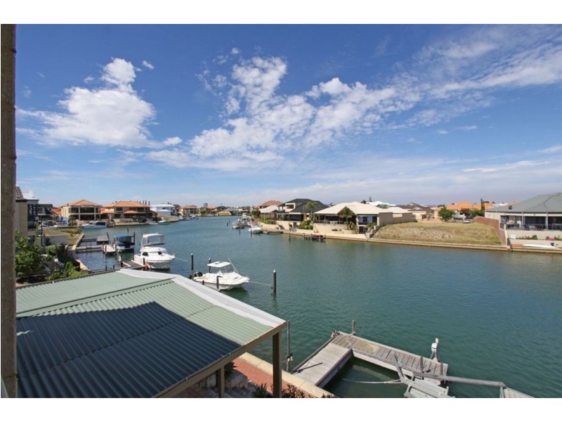 8 Leeuwin Place, Halls Head WA 6210