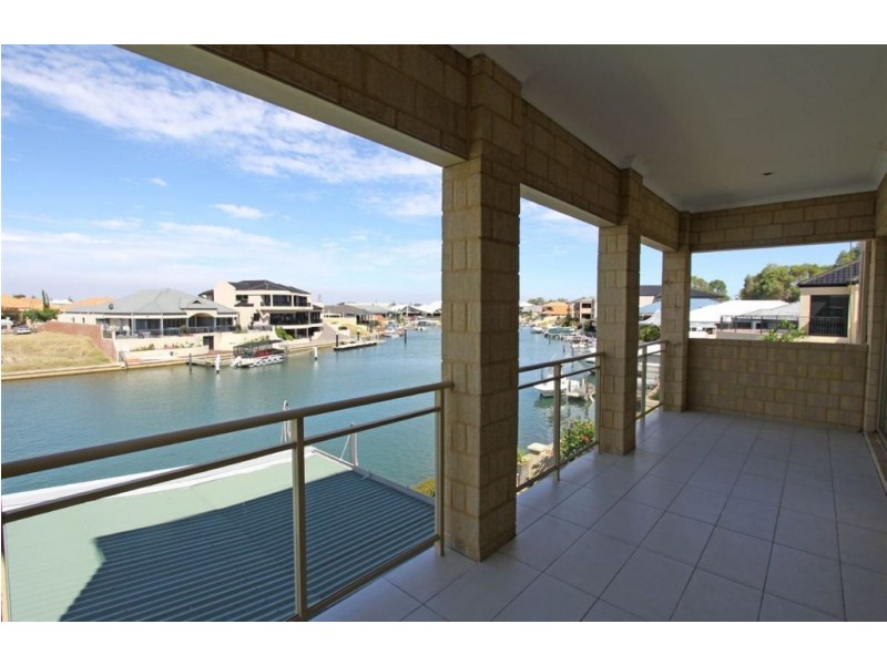 8 Leeuwin Place, Halls Head WA 6210