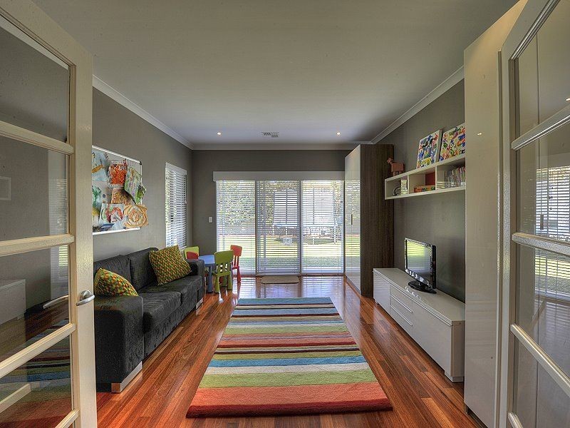 1 Priam Road, Silver Sands WA 6210