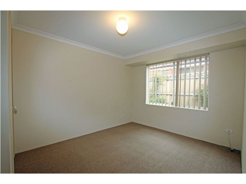 17 Alba Pass, Halls Head WA 6210