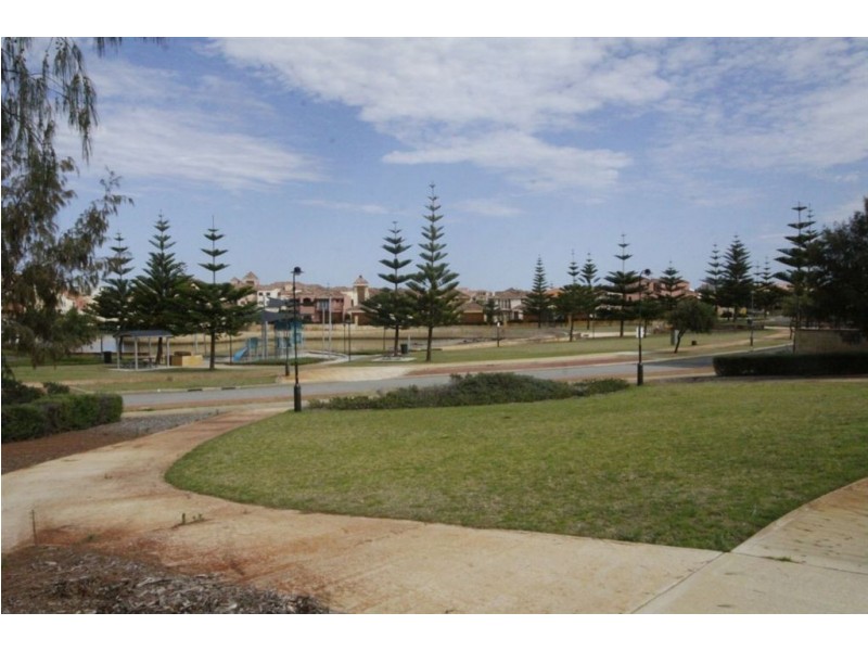 9 Crowsnest Terrace, Wannanup WA 6210