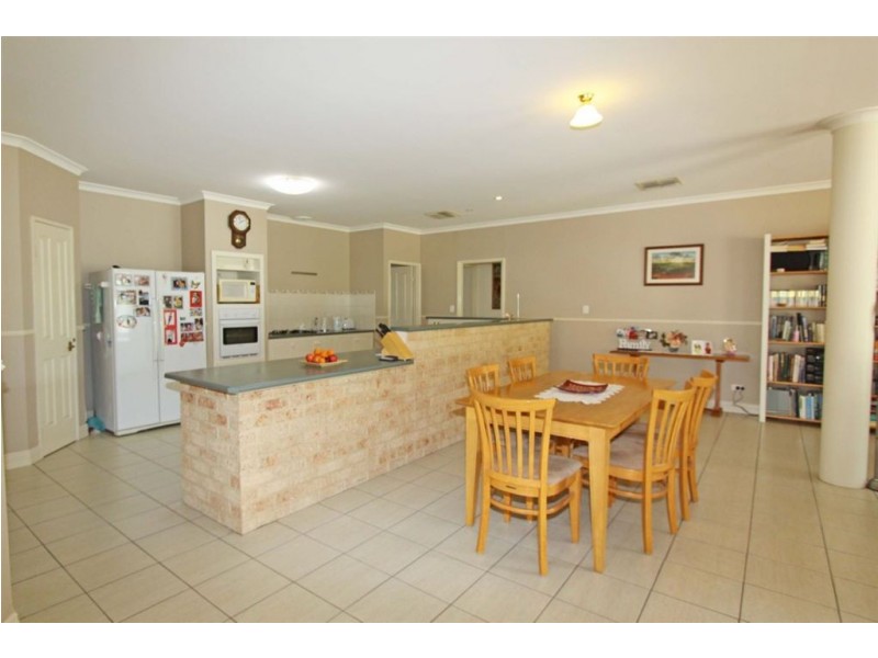 41 Summerlea Avenue, Meadow Springs WA 6210