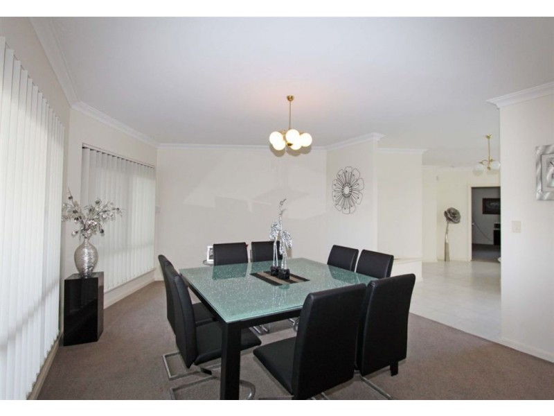 15 Fortescue Court, Dudley Park WA 6210