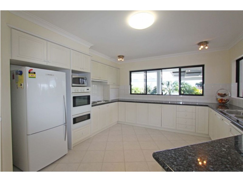 15 Fortescue Court, Dudley Park WA 6210