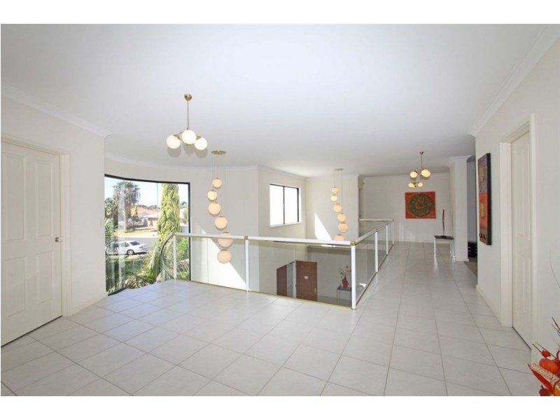 15 Fortescue Court, Dudley Park WA 6210