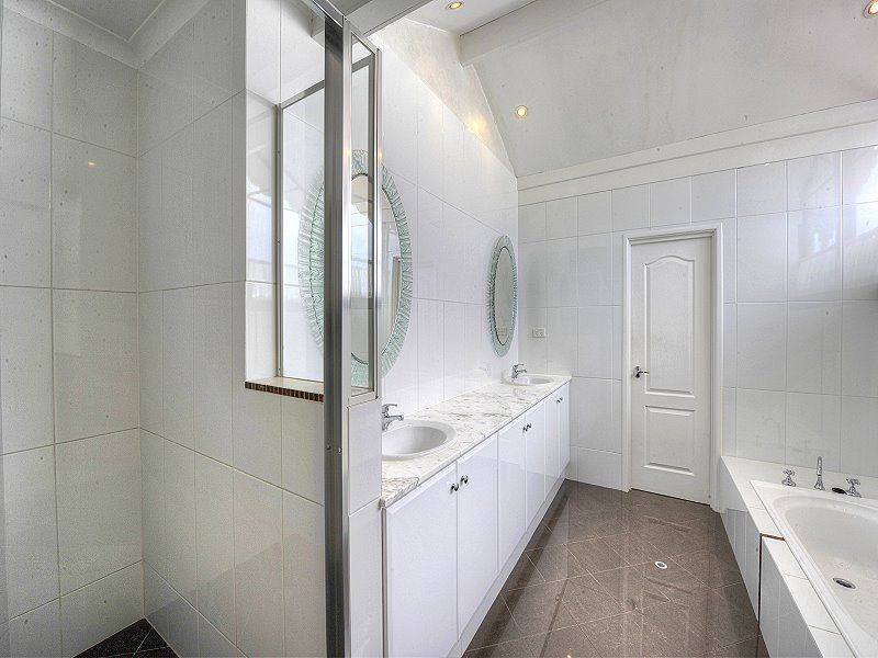 15 Watersun Drive, San Remo WA 6210