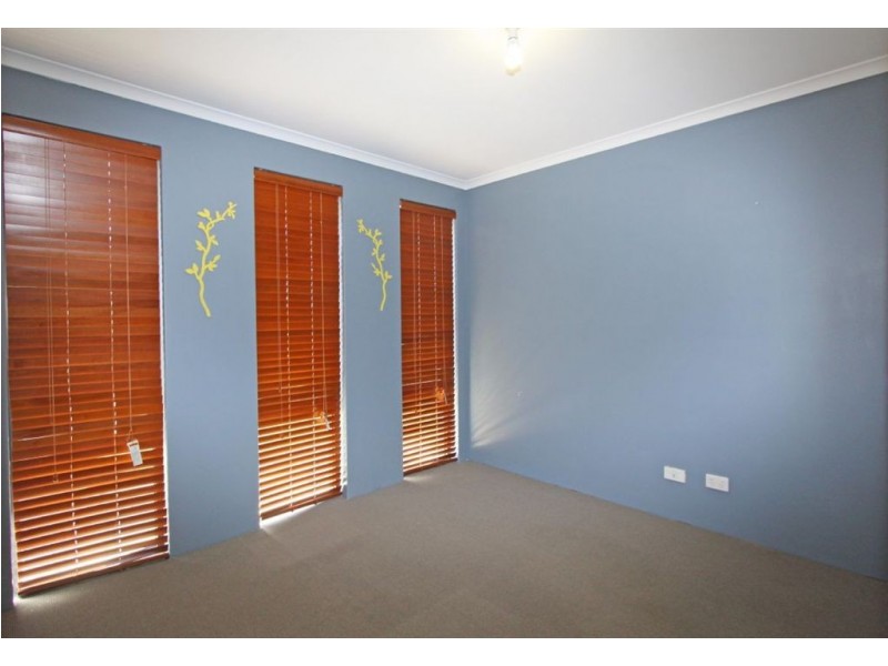 6 Salome Crescent, Lakelands WA 6180