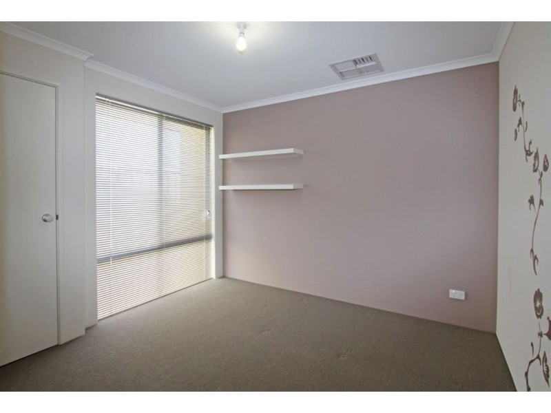 6 Salome Crescent, Lakelands WA 6180