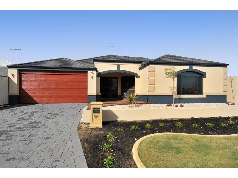 35 Jester Parkway, Meadow Springs WA 6210