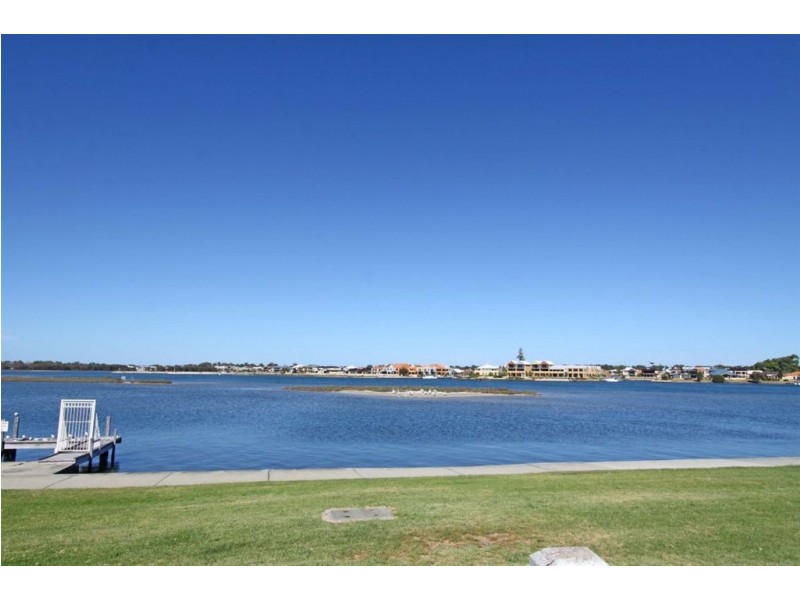 9/11 Leslie Street, Dudley Park WA 6210