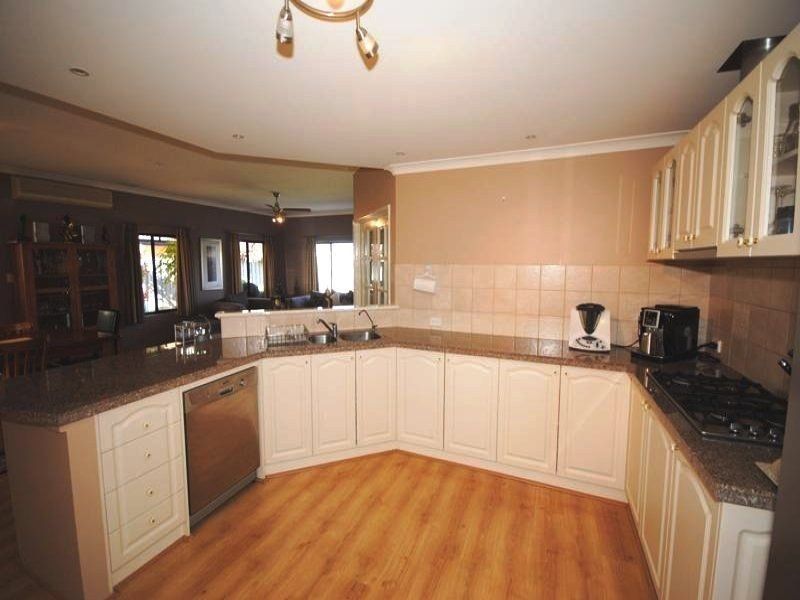 5 Kuta Lane, Halls Head WA 6210