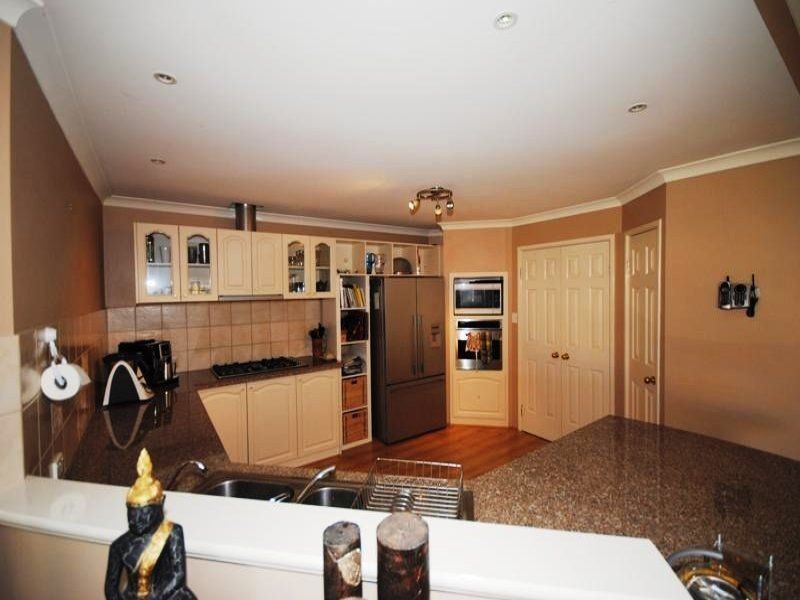 5 Kuta Lane, Halls Head WA 6210