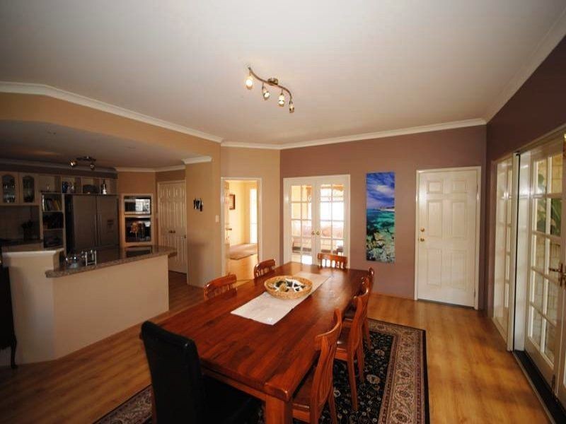 5 Kuta Lane, Halls Head WA 6210