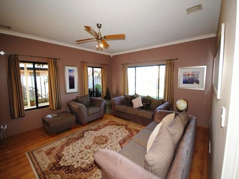5 Kuta Lane, Halls Head WA 6210