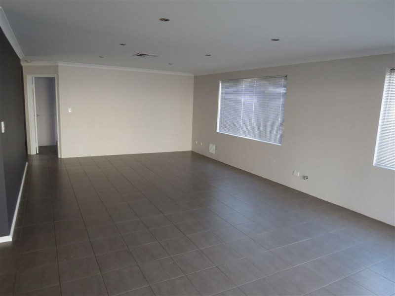 111 Hudson Drive, Dudley Park WA 6210