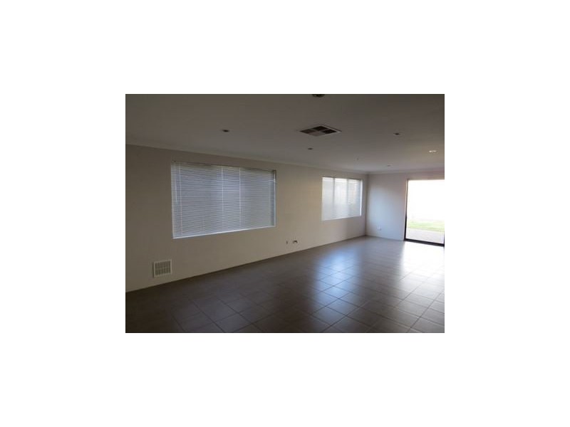 111 Hudson Drive, Dudley Park WA 6210