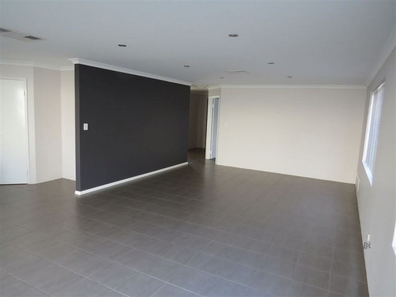 111 Hudson Drive, Dudley Park WA 6210