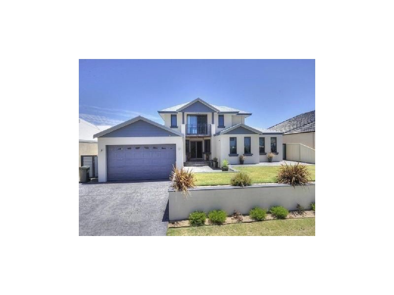 6 Guillardon Terrace, Madora Bay WA 6210