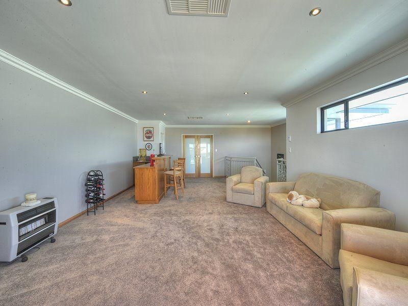 6 Guillardon Terrace, Madora Bay WA 6210