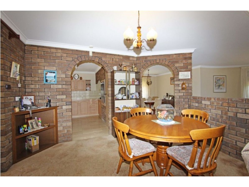 10 Columbia Close, Halls Head WA 6210