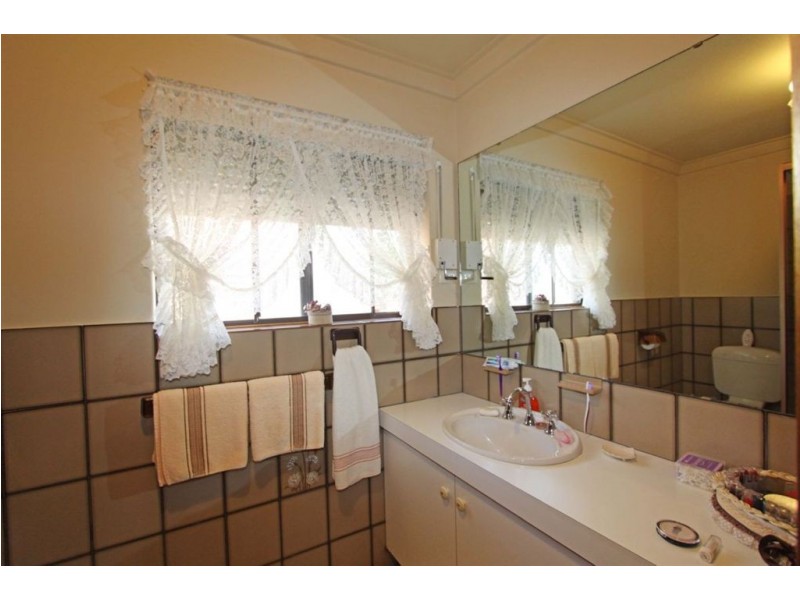 10 Columbia Close, Halls Head WA 6210