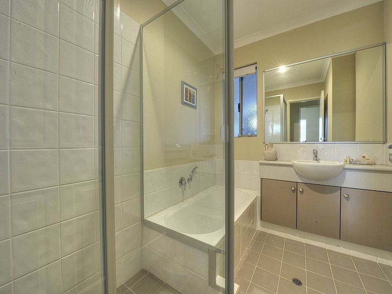 16/6 Valley Road, Halls Head WA 6210