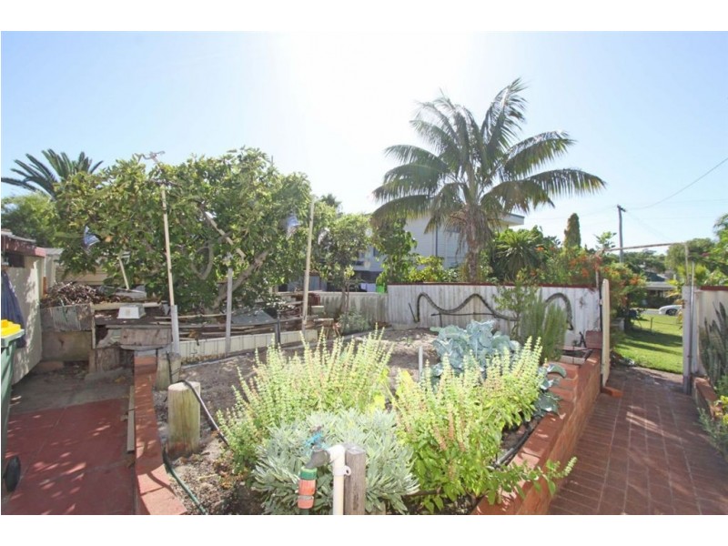 4 Clytie Road, Silver Sands WA 6210