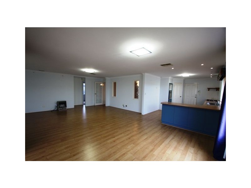 4 Jubata Gardens, Dudley Park WA 6210