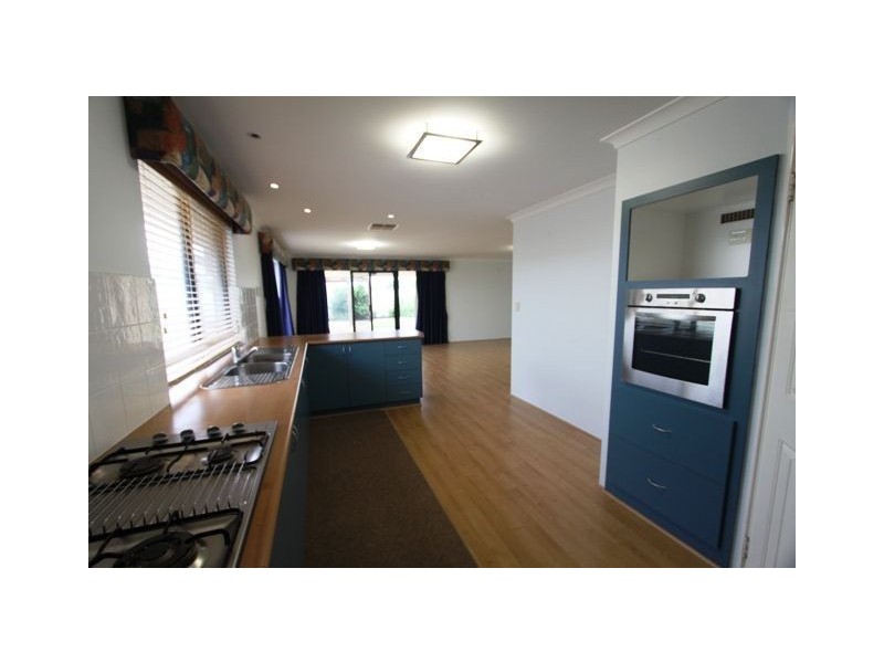 4 Jubata Gardens, Dudley Park WA 6210