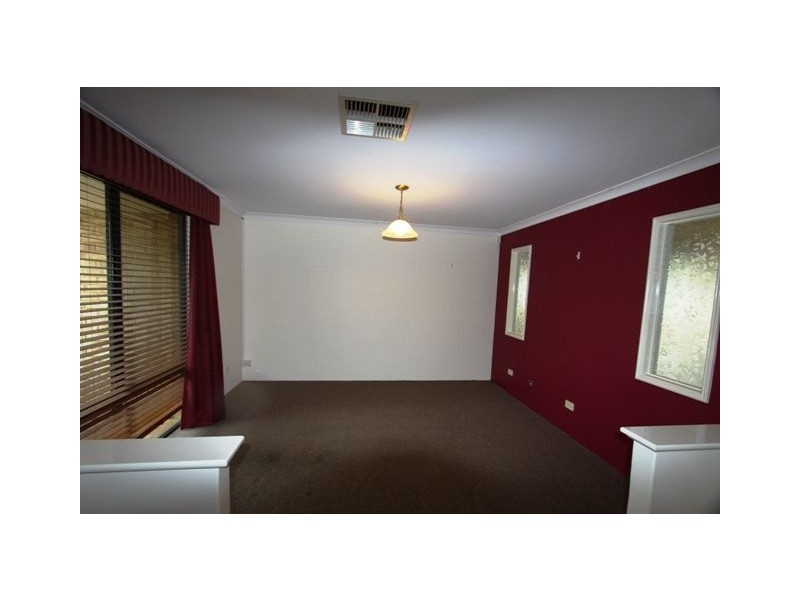 4 Jubata Gardens, Dudley Park WA 6210