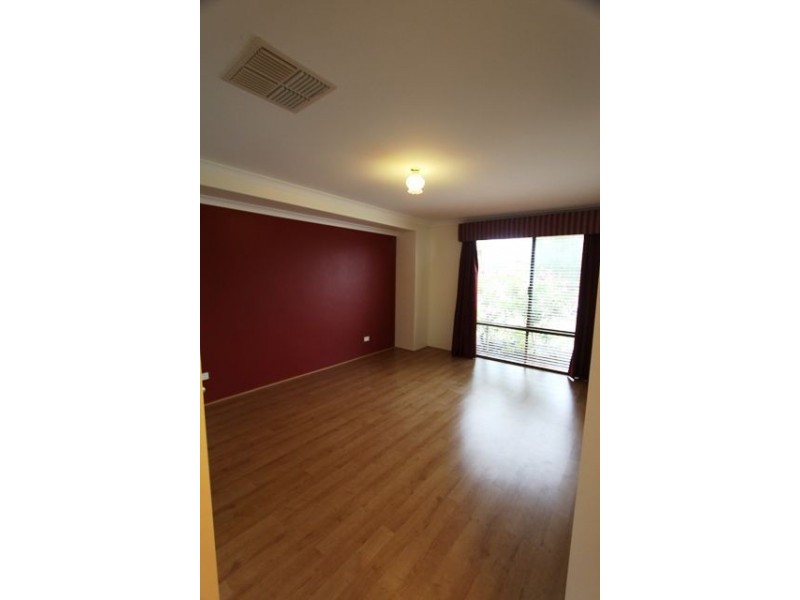 4 Jubata Gardens, Dudley Park WA 6210